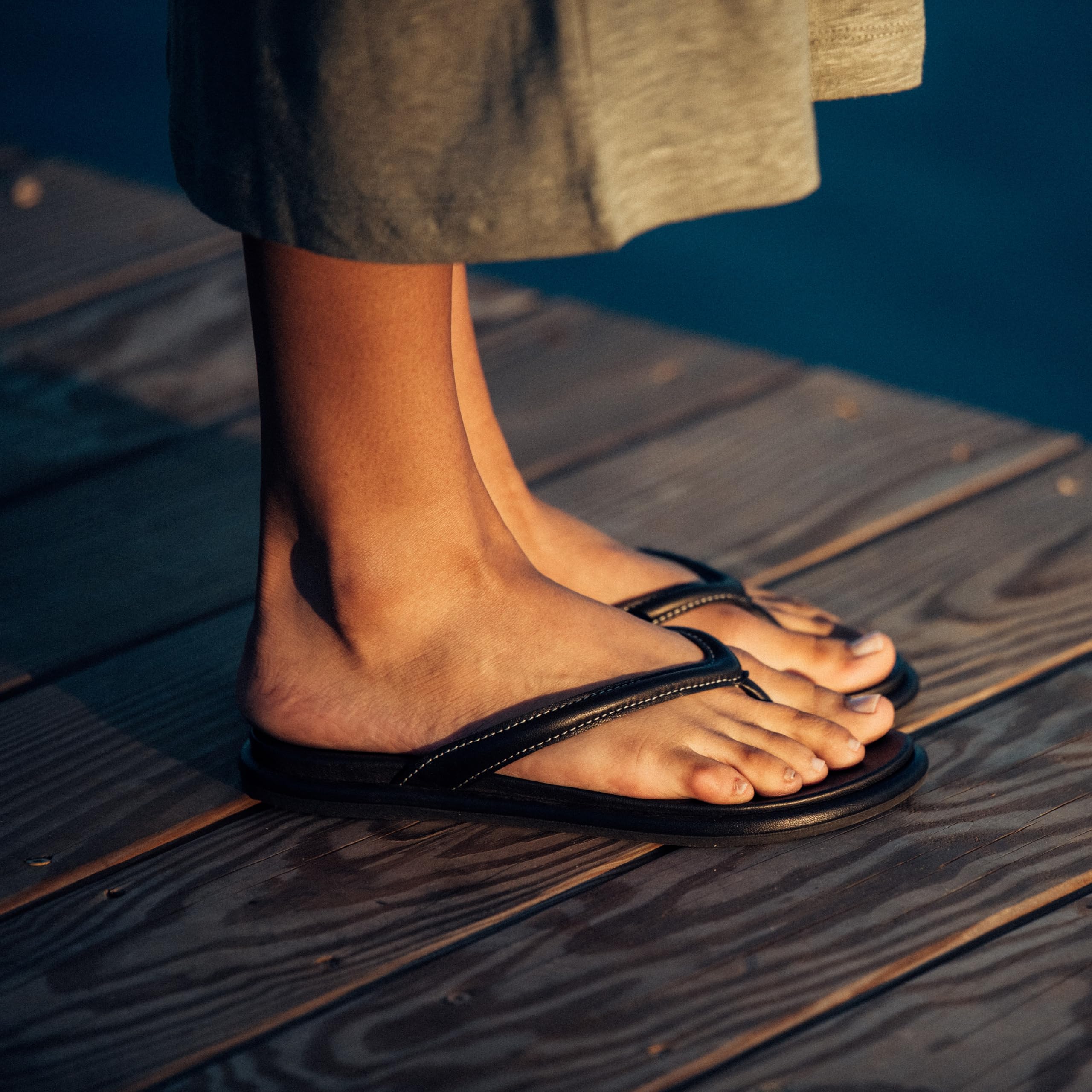 OLUKAI Tiare Sandalias de playa para mujer, cuero de primera calidad y diseño elegant