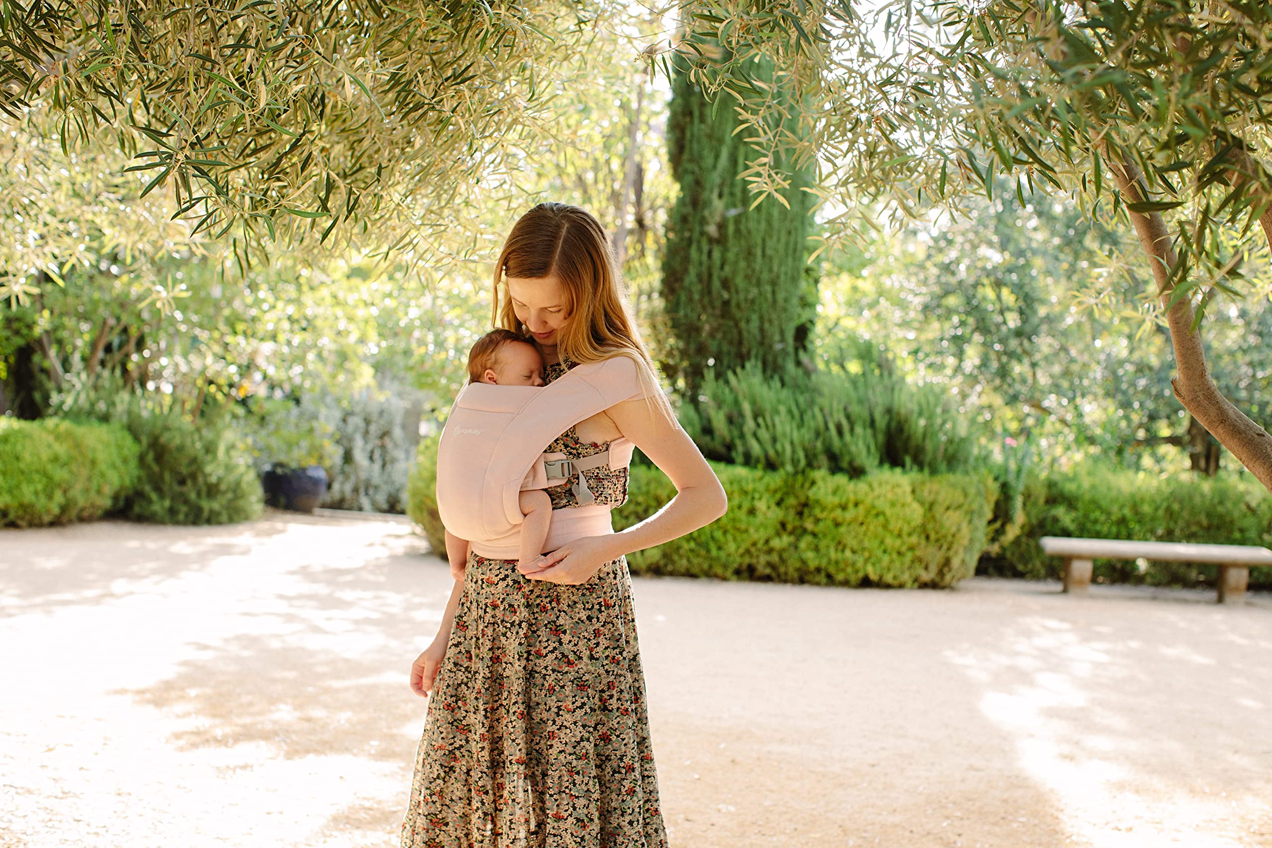 Ergobaby Embrace Mochila Porta Bebé Recién Nacido desde el Nacimiento, Extra Suave y 