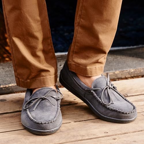 Minnetonka Pantuflas con suela dura y forro de pelo para hombre, carbón, 16 M