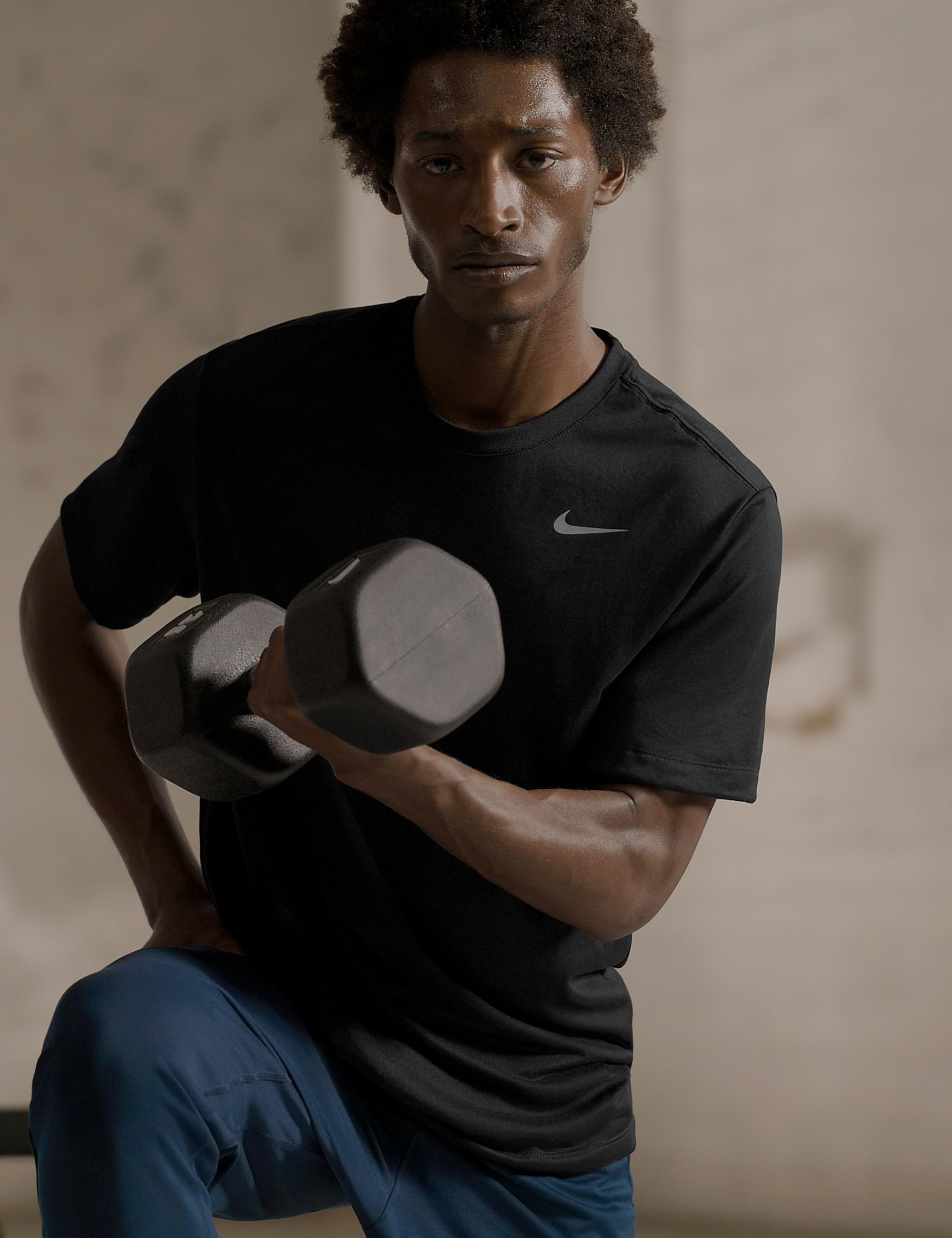 Camiseta Nike Dri-Fit Legend Fitness para hombre Negro | LG gris