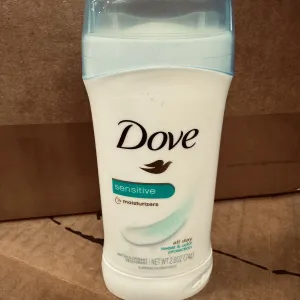 Desodorante antitranspirante Dove, piel sensible, 2.6 onzas