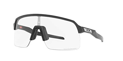 Oakley Gafas de sol unisex con montura de carbono mate, iridio fotocromático de transparente a negro