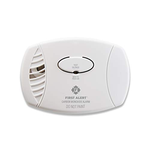 FIRST ALERT CO605 Plug-in Carbon Monoxide Detector with Battery Backup, White